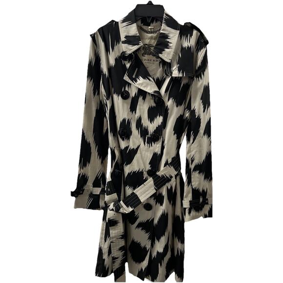 Burberry Women’s Trench coat khaki size 8